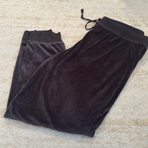 Honey Dew velour jogging set- joggers and long sleeve set- excellent condition - Picture 4 of 4
